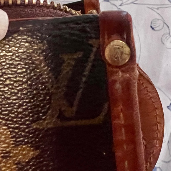 Louis Vuitton Purse, w/LV Logo, Rare, Good Condition, Spacious, Preowned-SD0086 - Picture 14 of 14